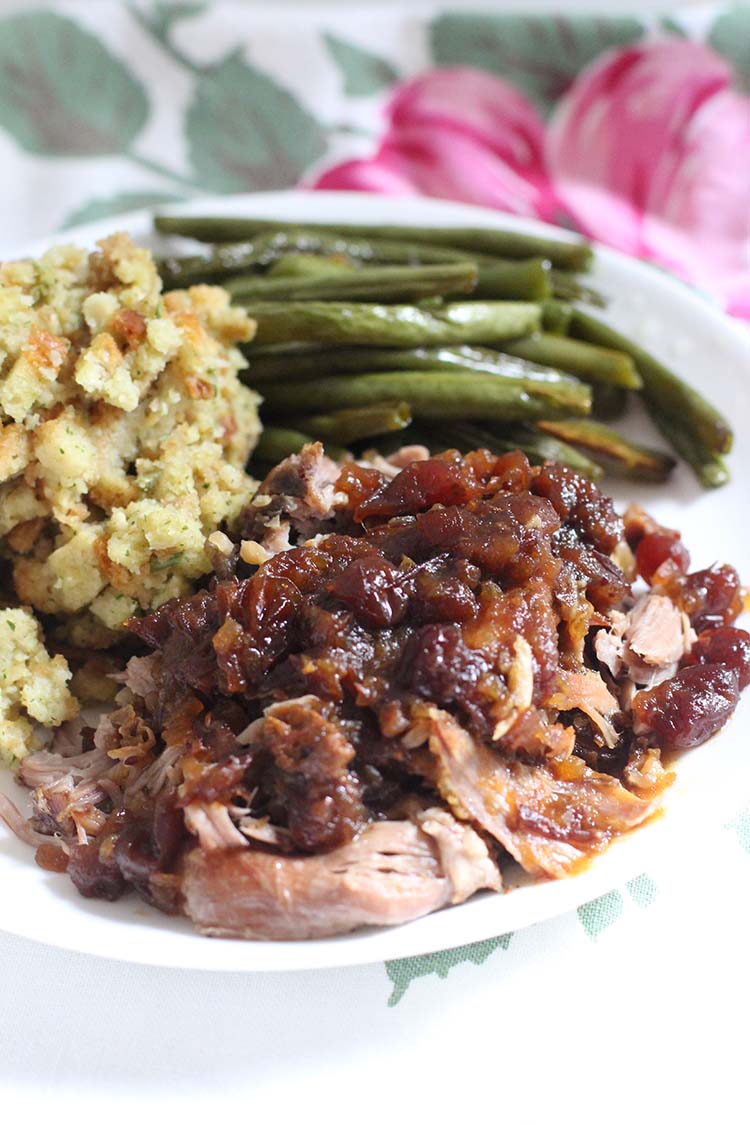 Slow Cooker Cranberry Pork Loin : Recipe Roulette: Slow Cooker Pork Loin with Cranberry and ... / Combine the rest of the ingredients and pour over roast.